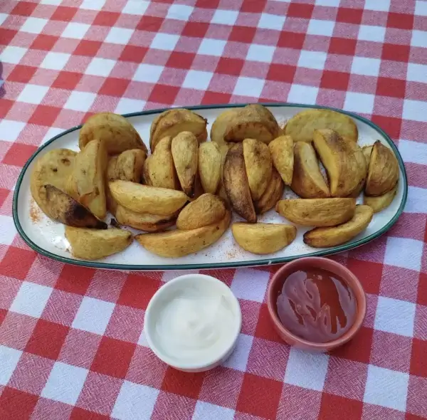 Oven-Baked Wedge Potatoes 250gr