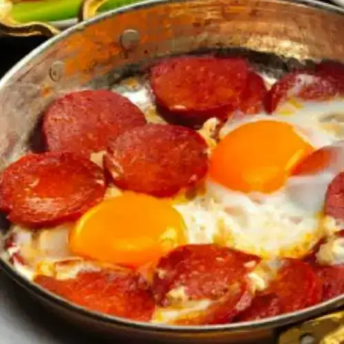 Scrambled Eggs With Sucuk