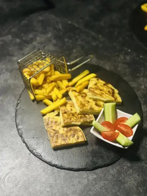 PASTIRMALI BAZLAMA TOST
