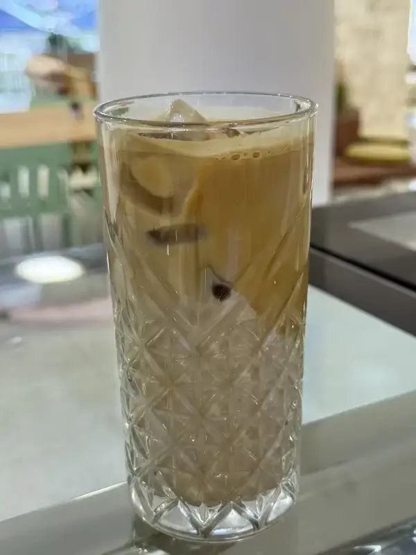 Iced Vanilla Latte