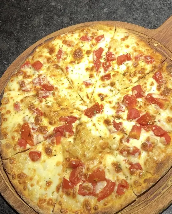 Mediterranean Pizza