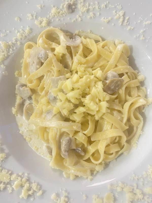 Tavuk Mantar  Tagliatelle