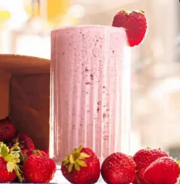 Çilekli Milkshake